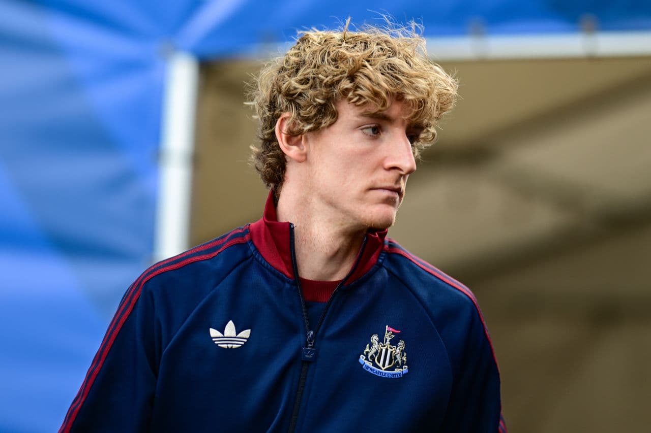 Newcastle United star 'in talks' with Champions League favourites as clubs yet to agree transfer fee