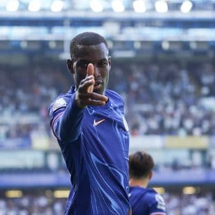 **Manchester United Heats Up Transfer Market Amidst Jackson and Sterling Rumour Mill**