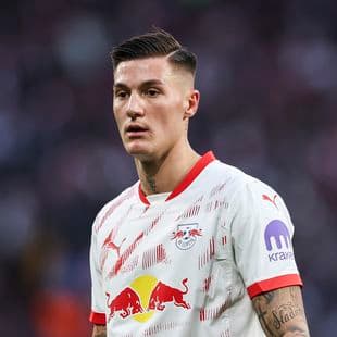 Man Utd make Sesko and Watkins 'top targets' - Paper Round