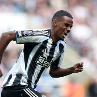 Al Hilal offer Isak huge salary, Man Utd eye Watkins - Paper Round