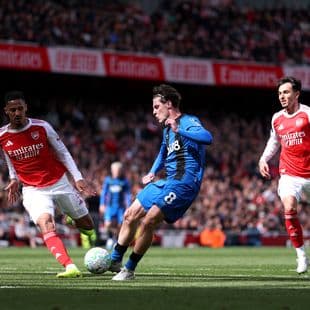 'Potential heartbreaker for Arsenal' - Scott 'waltzes' through to restore Bournemouth's lead