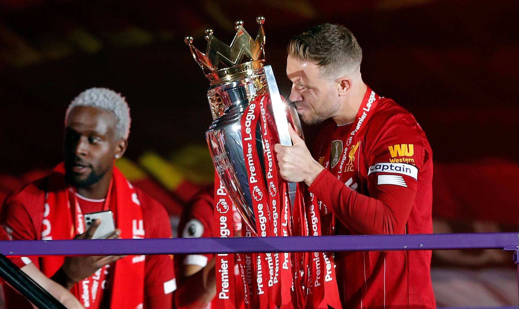 Report: Former Liverpool captain Henderson leaves Ajax for next move