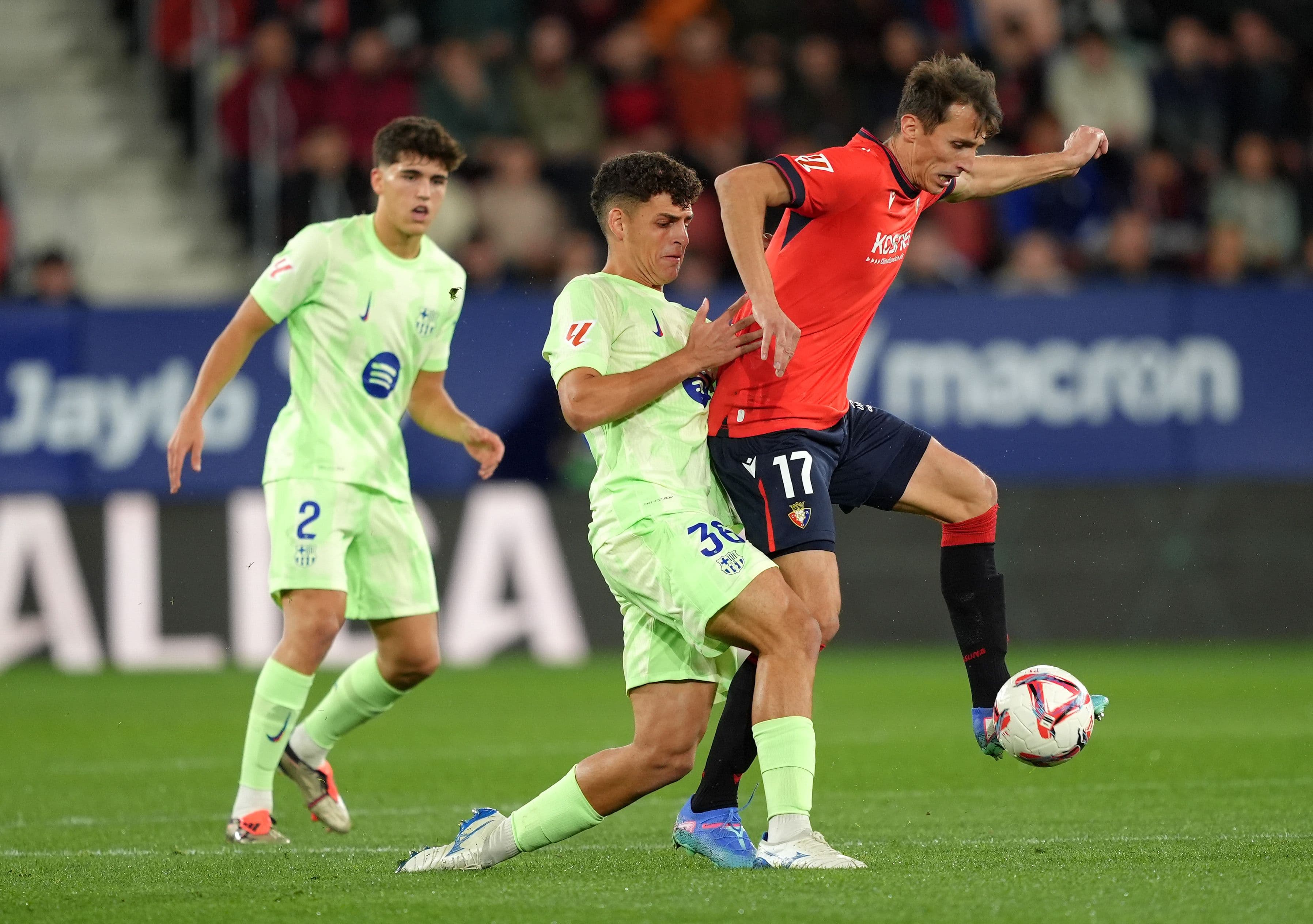 Official: Barcelona announce defender sale