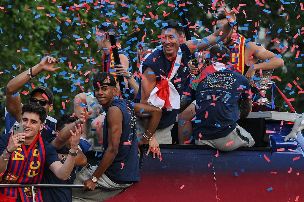 🎥 Stripes return in style: here’s Barça’s new kit