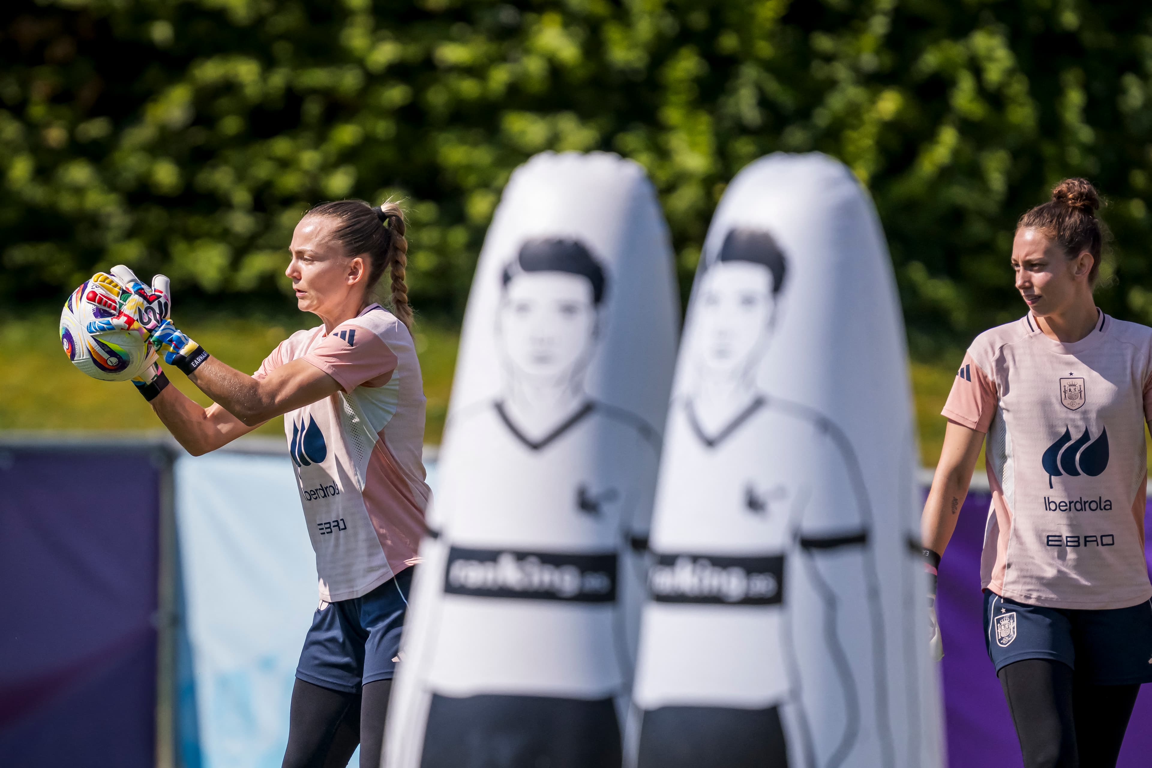 🇪🇸🇵🇹 Close neighbours: 3 key questions ahead of Spain v Portugal today