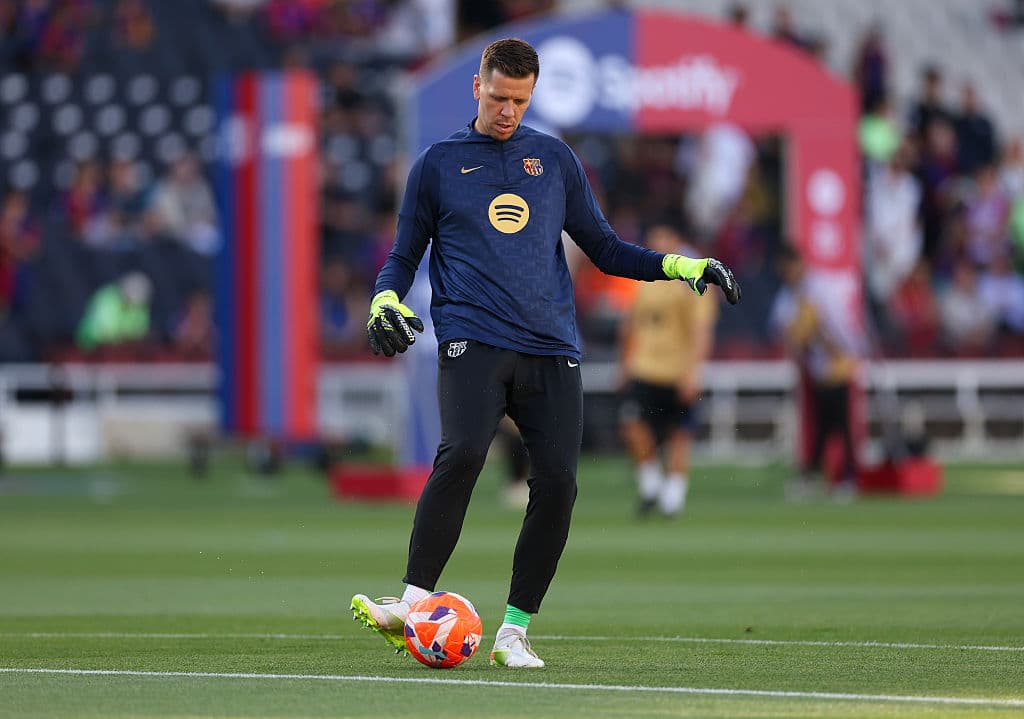 📸 Within 24 hours: Barça keeper Szczęsny pulls off a hairstyle hat-trick