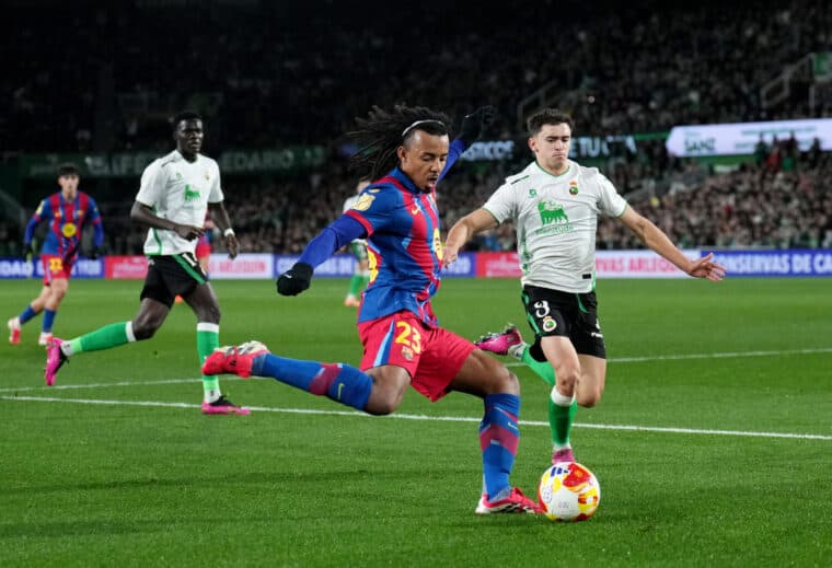 Liverpool plotting €80m move for Barcelona defender Jules Kounde