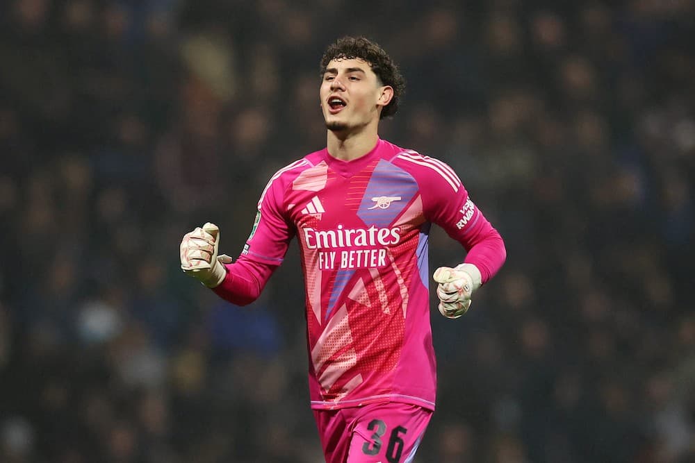 Arsenal teenager makes number switch after new signing takes his