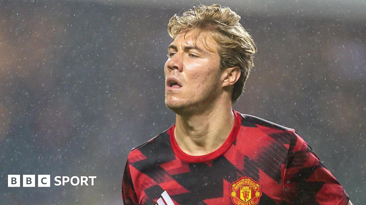 Hojlund's fight to answer Man Utd's striker question