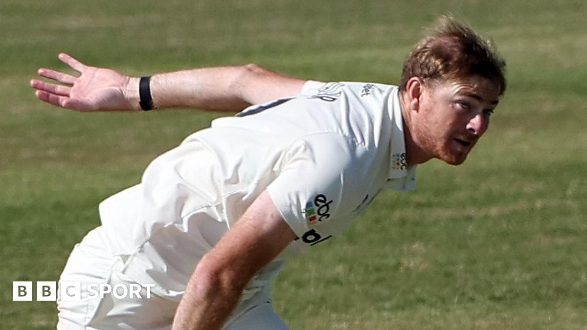 Pears on top after dominant day against Hampshire
