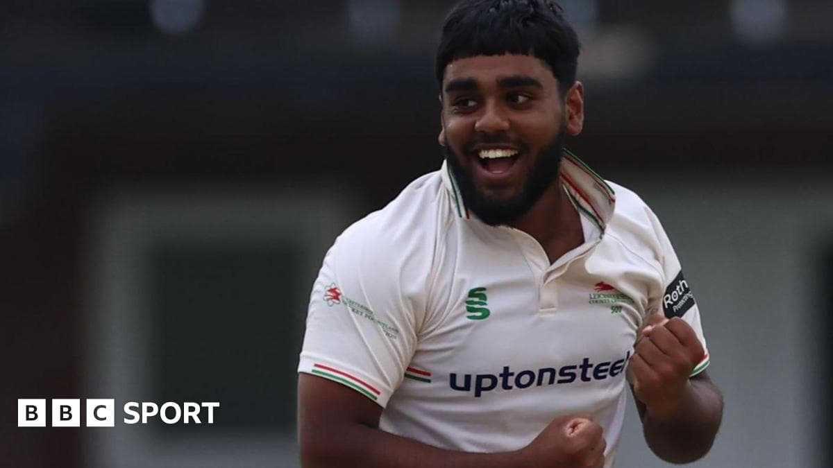 Ahmed's 13-144 helps leaders Leics thump Derbyshire