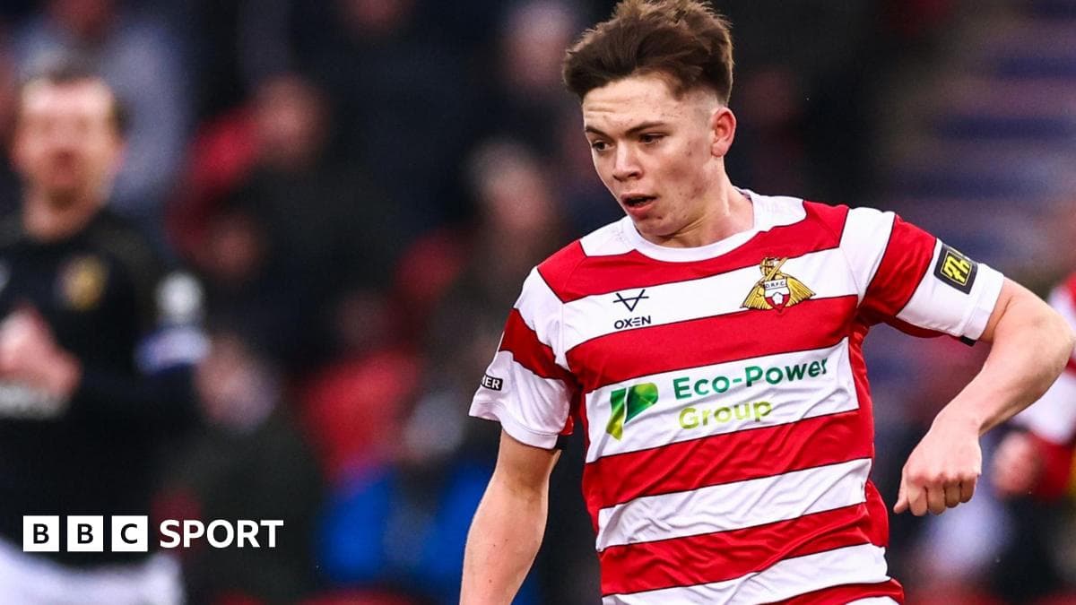 Barnsley sign West Ham midfielder Kelly