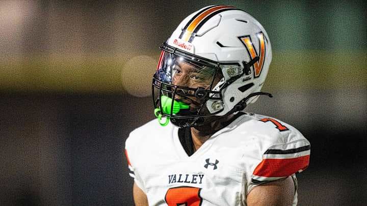 Top Iowa high school football prospect sets announcement date